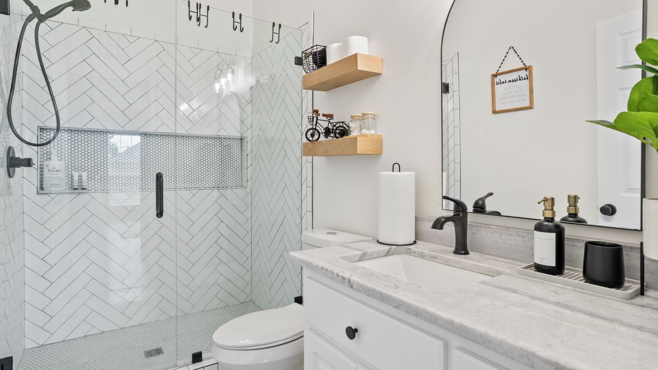 Photo of Bathroom in Pearl