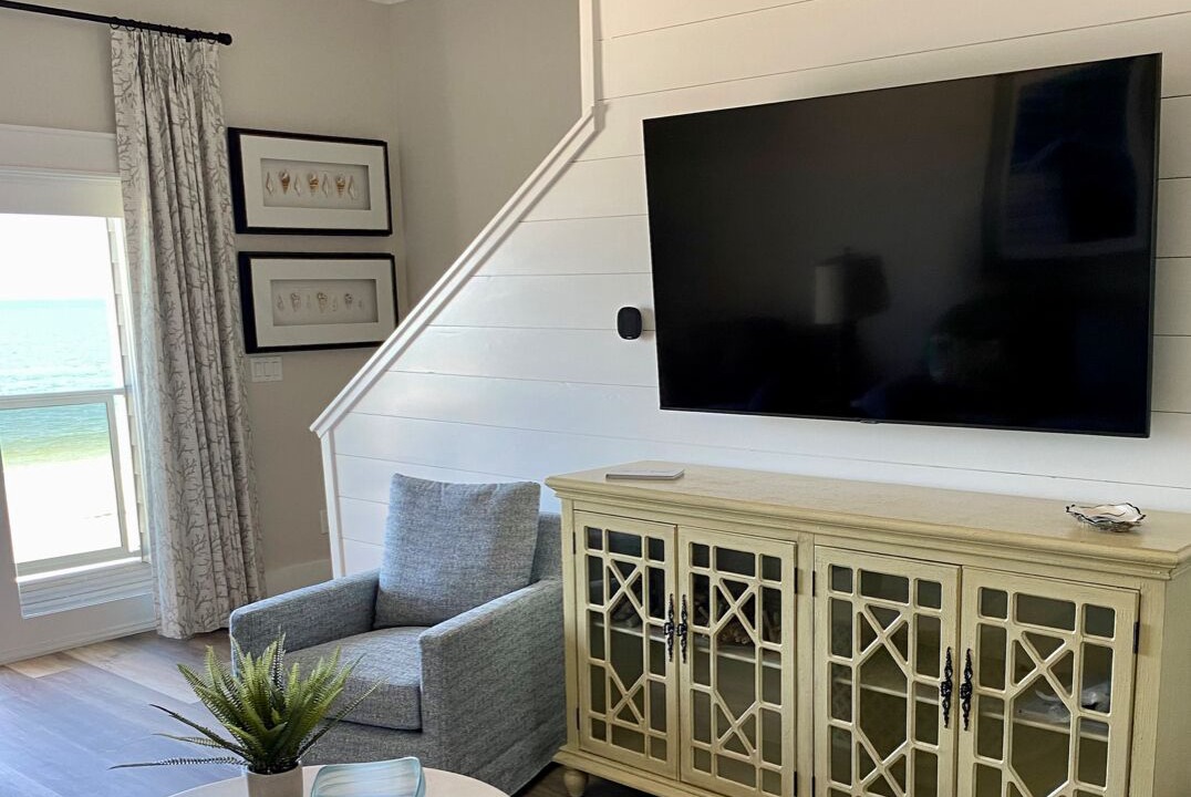 Photo of Livingroom in Mexico Beach