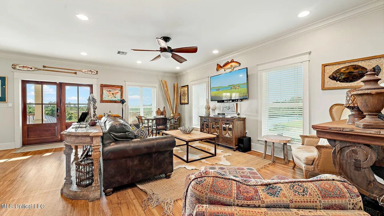 Photo of Livingroom in Shoreline Park