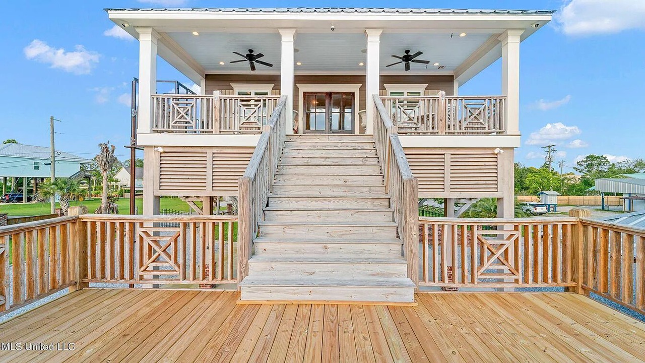 Photo of Patio Balcony in Shoreline Park