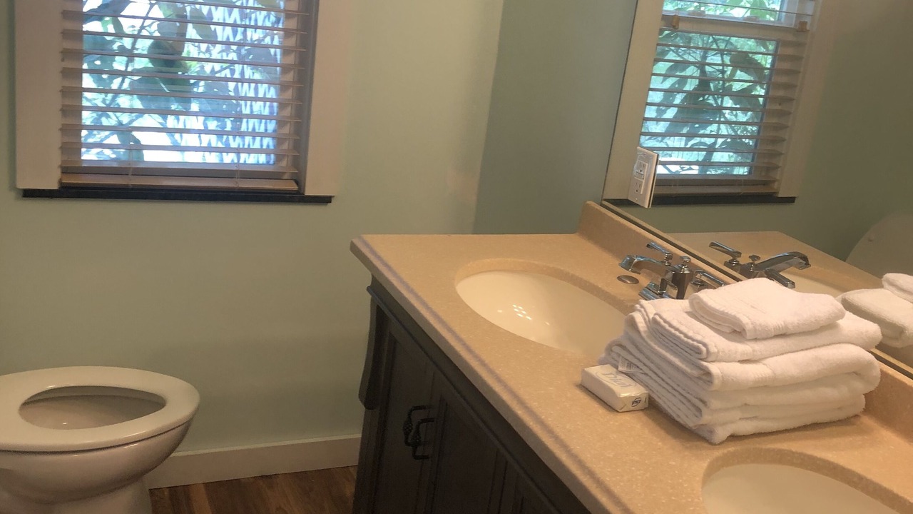 Photo of Bathroom in Eastpoint