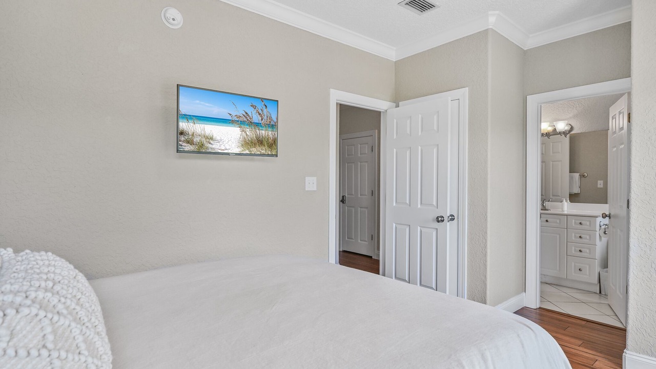 Photo of Bedroom in Gulf Place