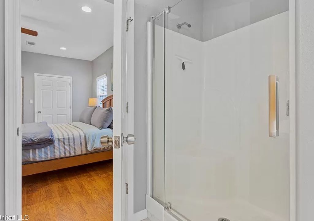 Photo of Bathroom in Shoreline Park