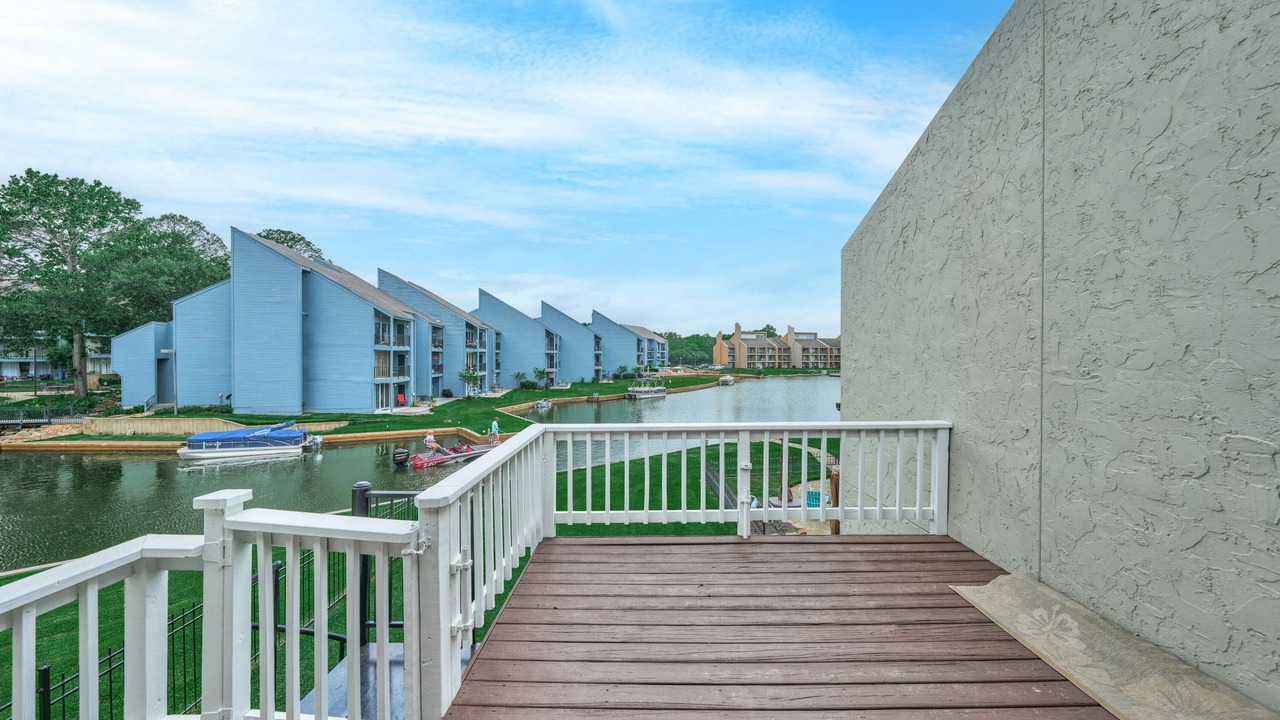 Photo of Patio Balcony in Walden on Lake Conroe