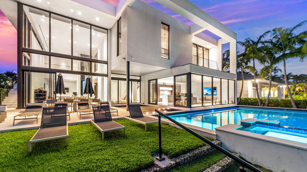 Photo of Outdoor in Hallandale Beach