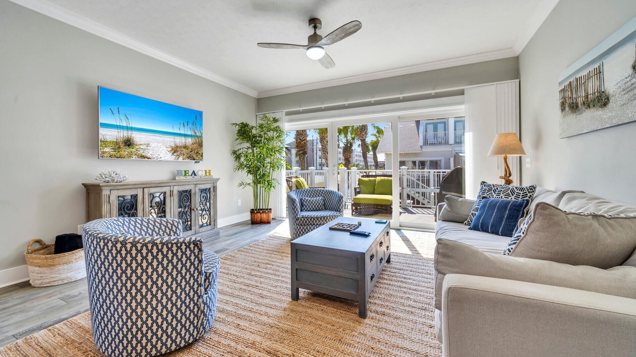 Photo of Livingroom in Mexico Beach