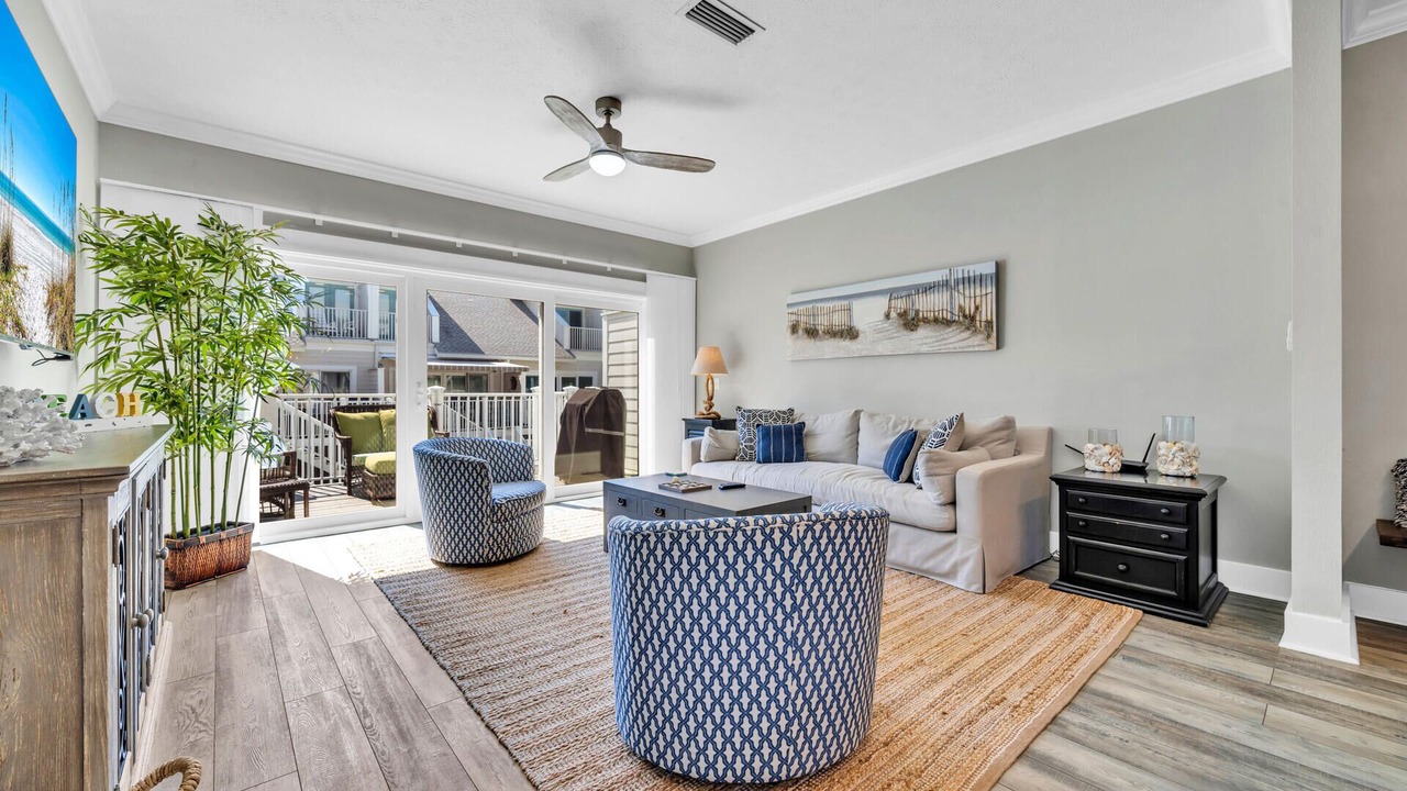 Photo of Livingroom in Mexico Beach
