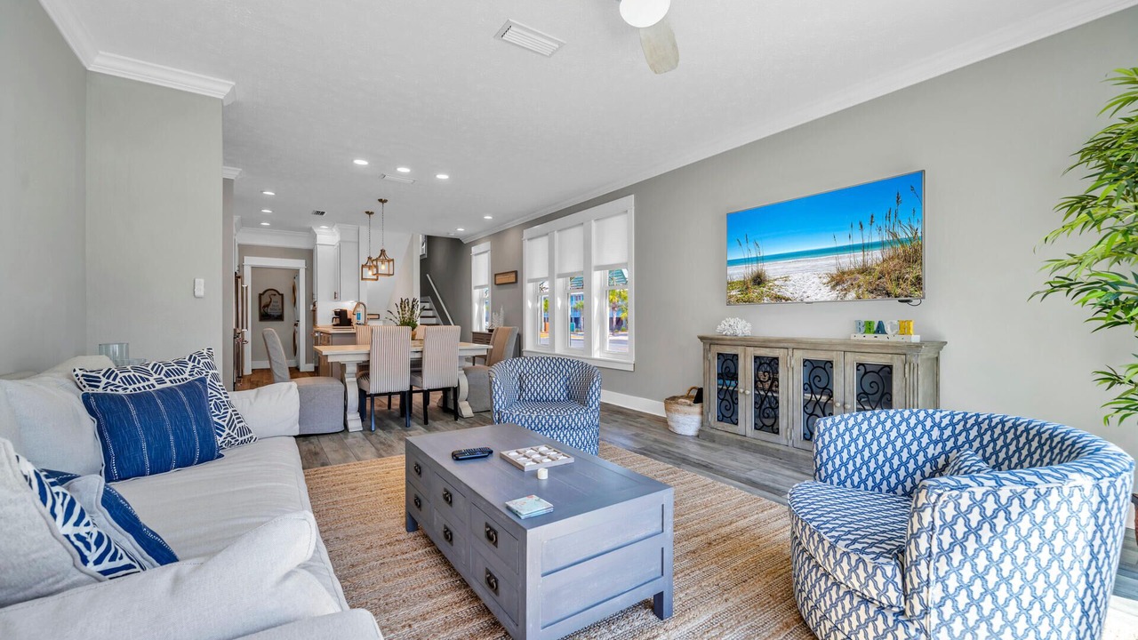 Photo of Livingroom in Mexico Beach