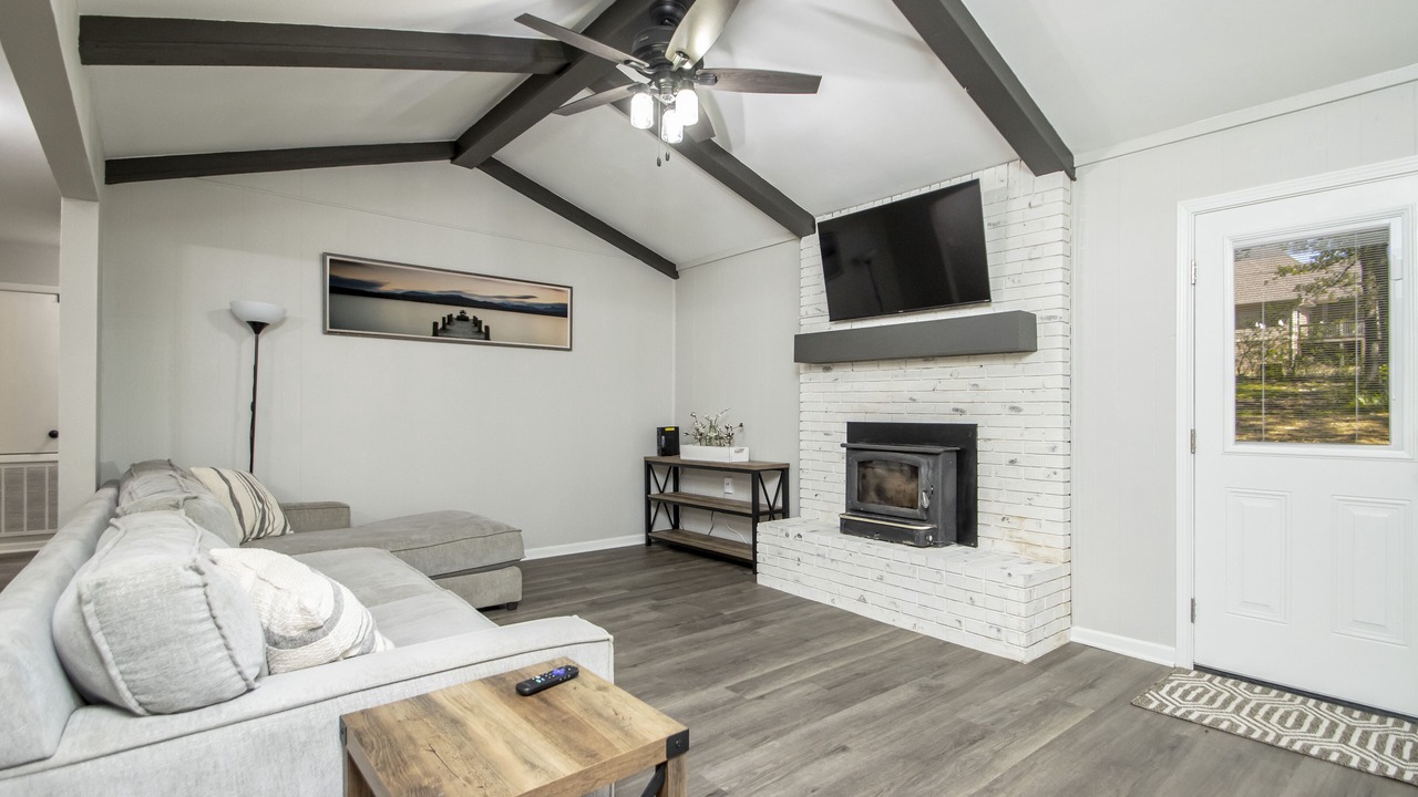 Photo of Livingroom in Benton