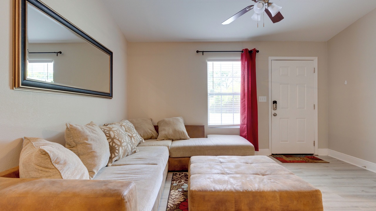 Photo of Livingroom in Pensacola Heights