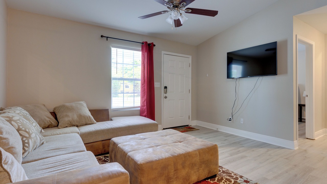 Photo of Livingroom in Pensacola Heights