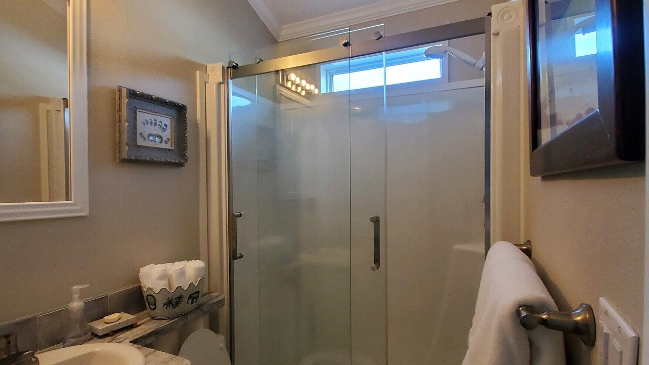 Photo of Bathroom in Chokoloskee
