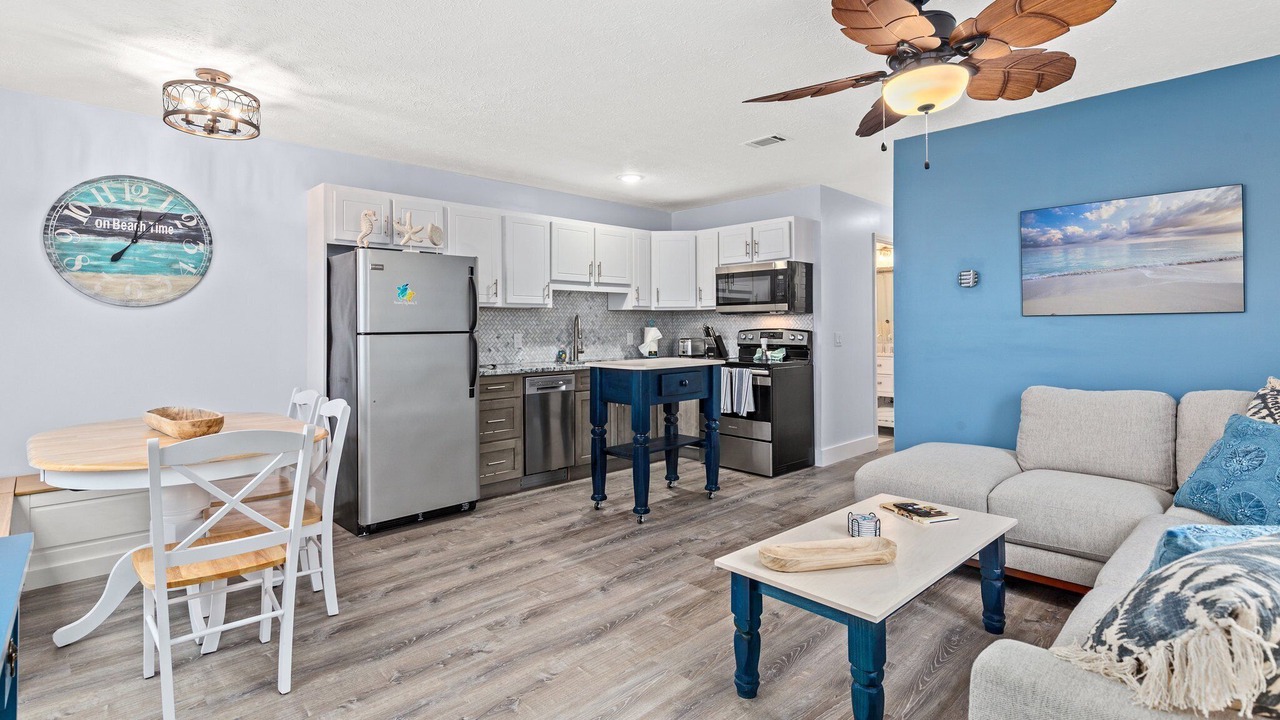 Photo of Livingroom in Bahama Beach