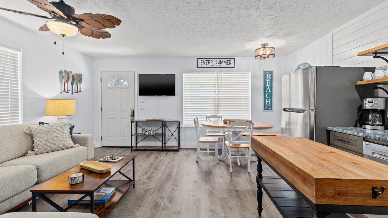Photo of Livingroom in Bahama Beach
