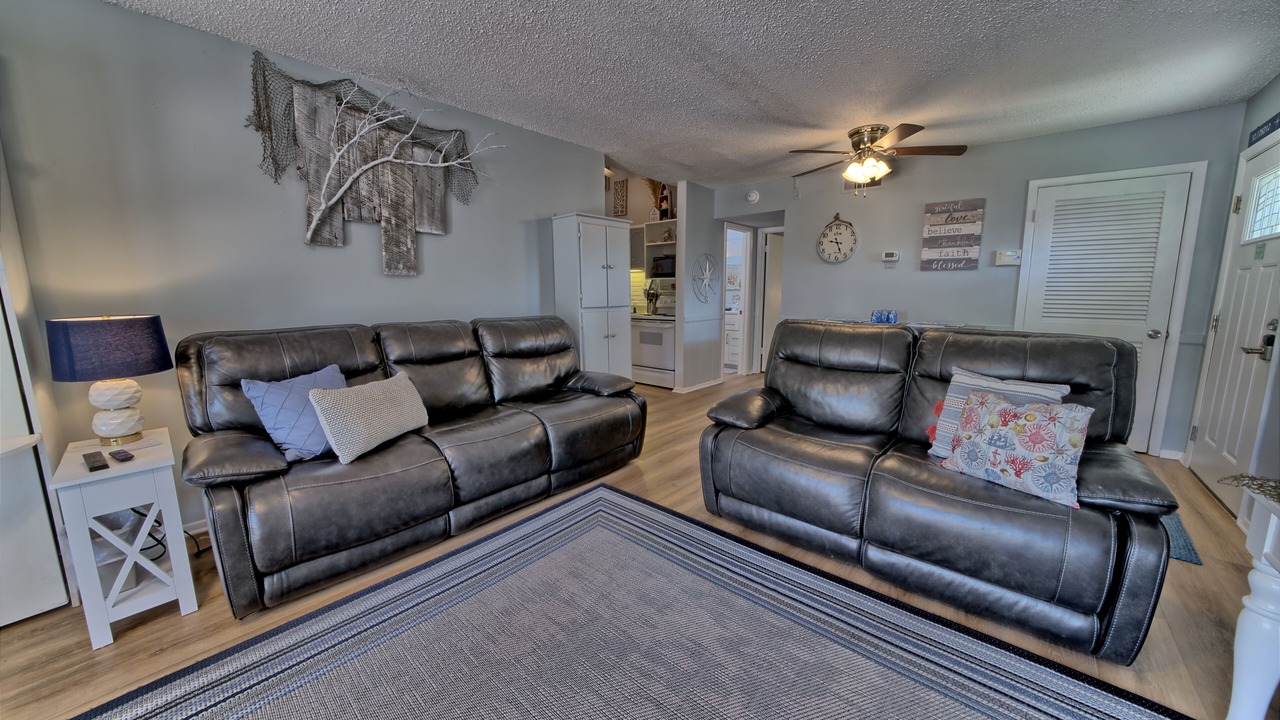 Photo of Livingroom in Summer Breeze