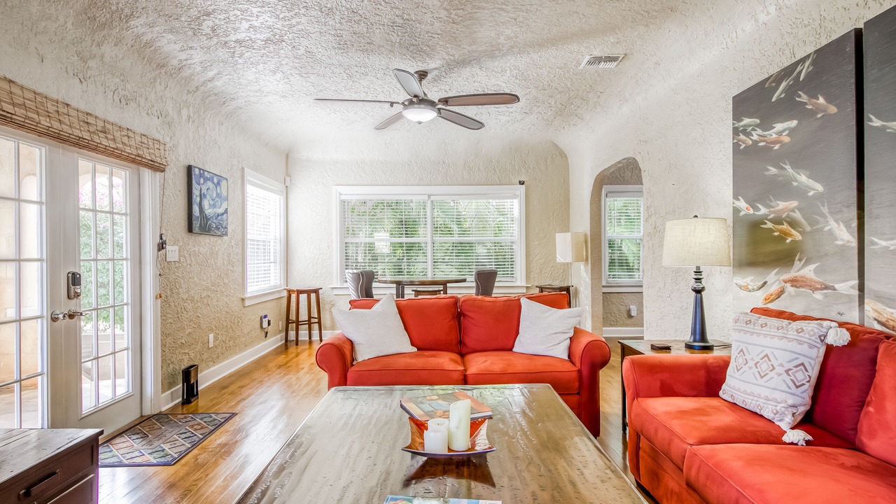 Photo of Livingroom in Old Northwood