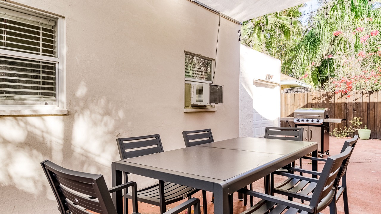 Photo of Outdoor in Old Northwood