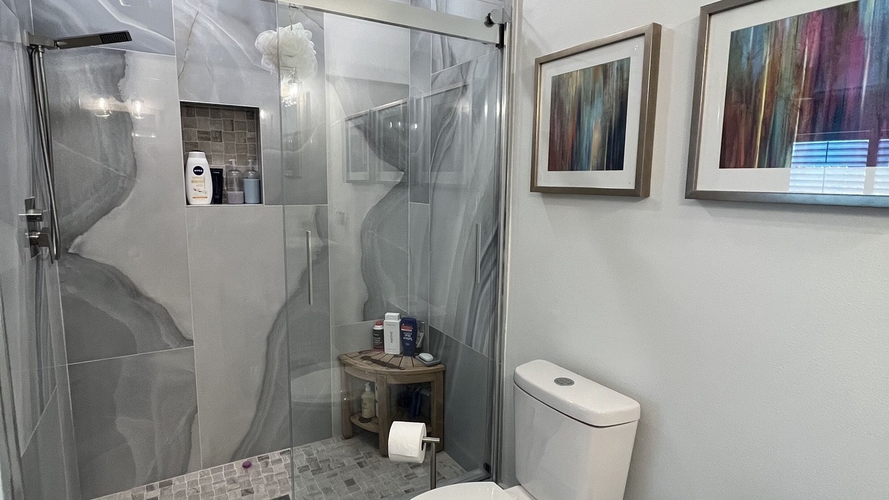 Photo of Bathroom in Isles of Capri