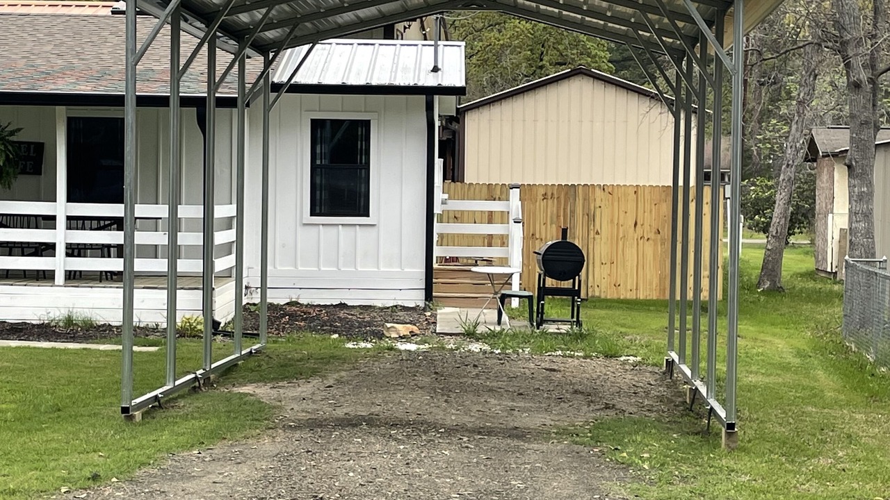 Photo of Outdoor in Broaddus