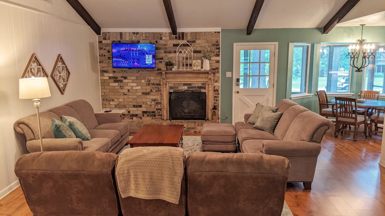 Photo of Livingroom in Holly Lake Ranch