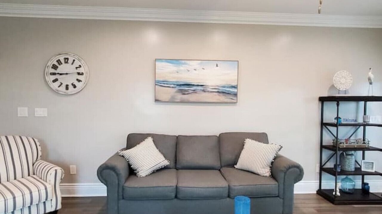 Photo of Livingroom in Shoreline Park