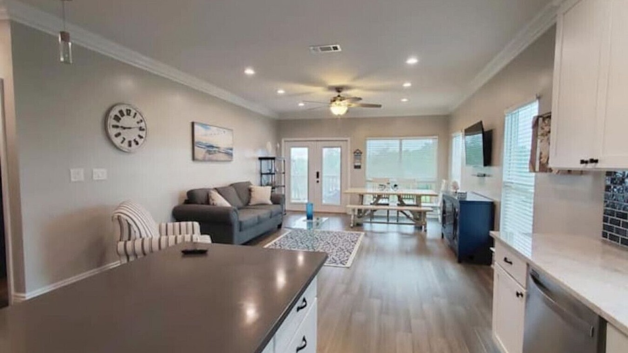 Photo of Livingroom in Shoreline Park