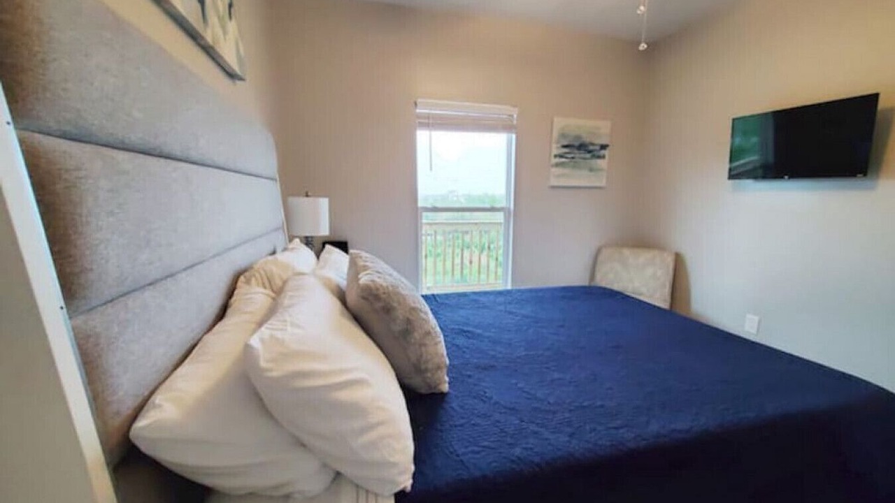 Photo of Bedroom in Shoreline Park