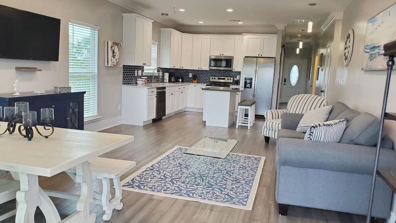 Photo of Livingroom in Shoreline Park