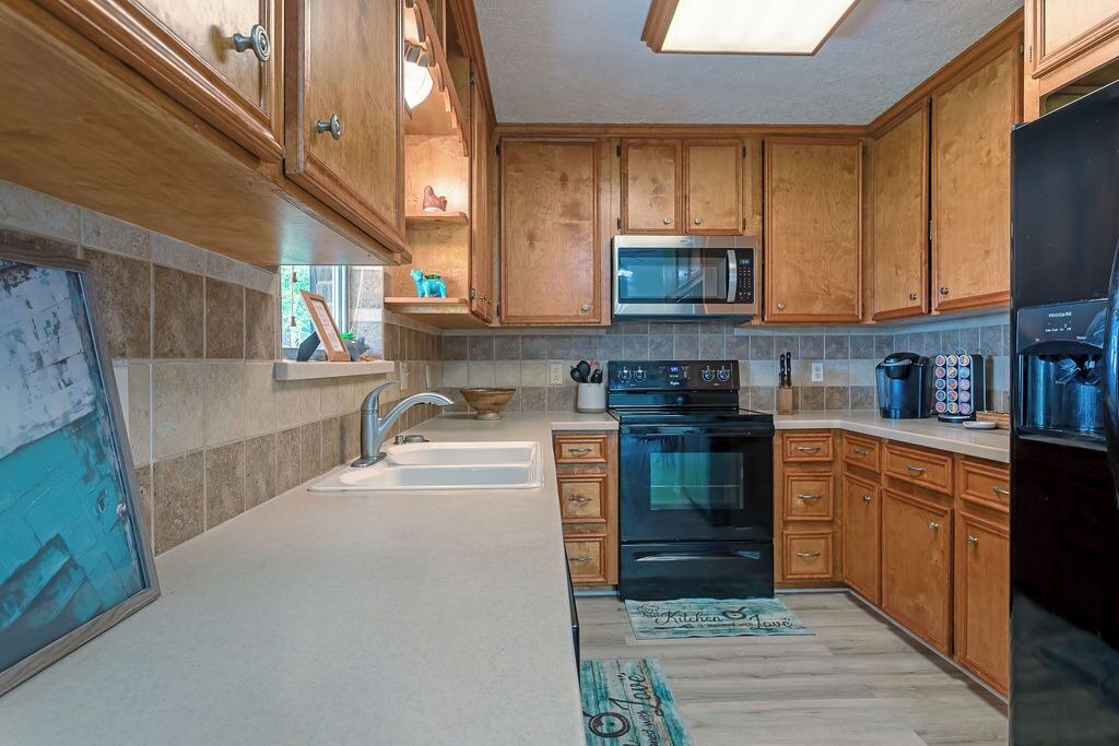 Photo of Kitchen in West Livingston