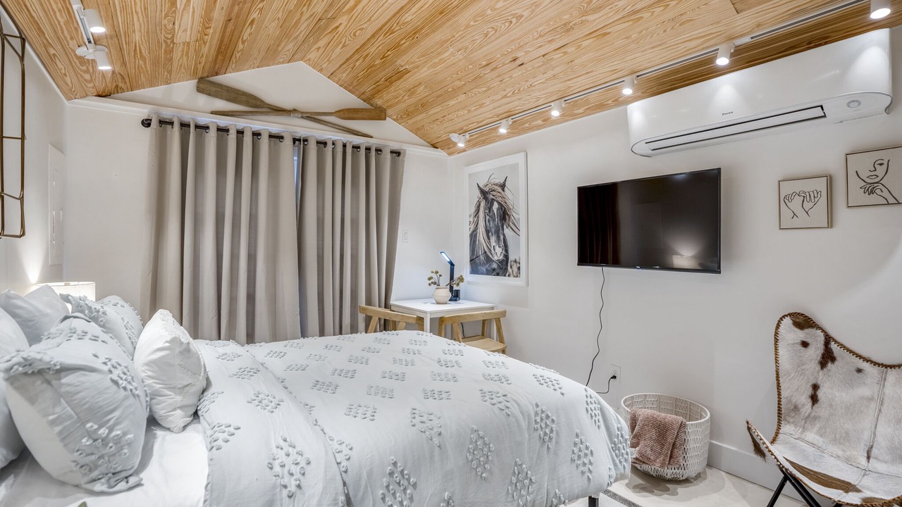 Photo of Bedroom in Greater Heights