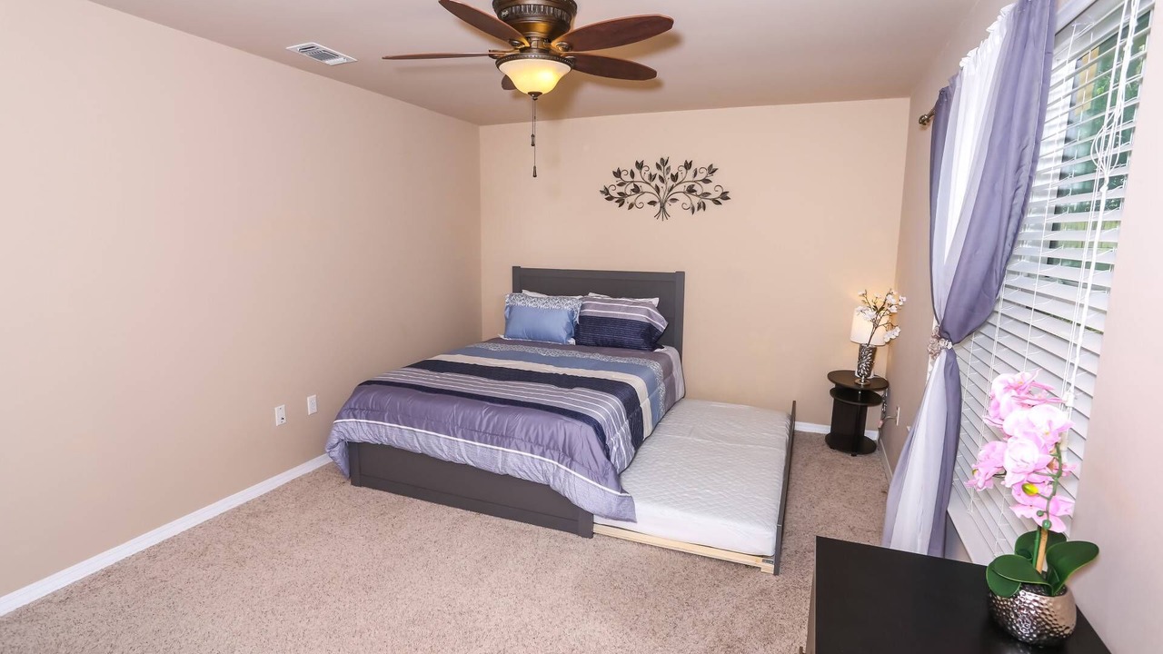 Photo of Bedroom in Mary Esther