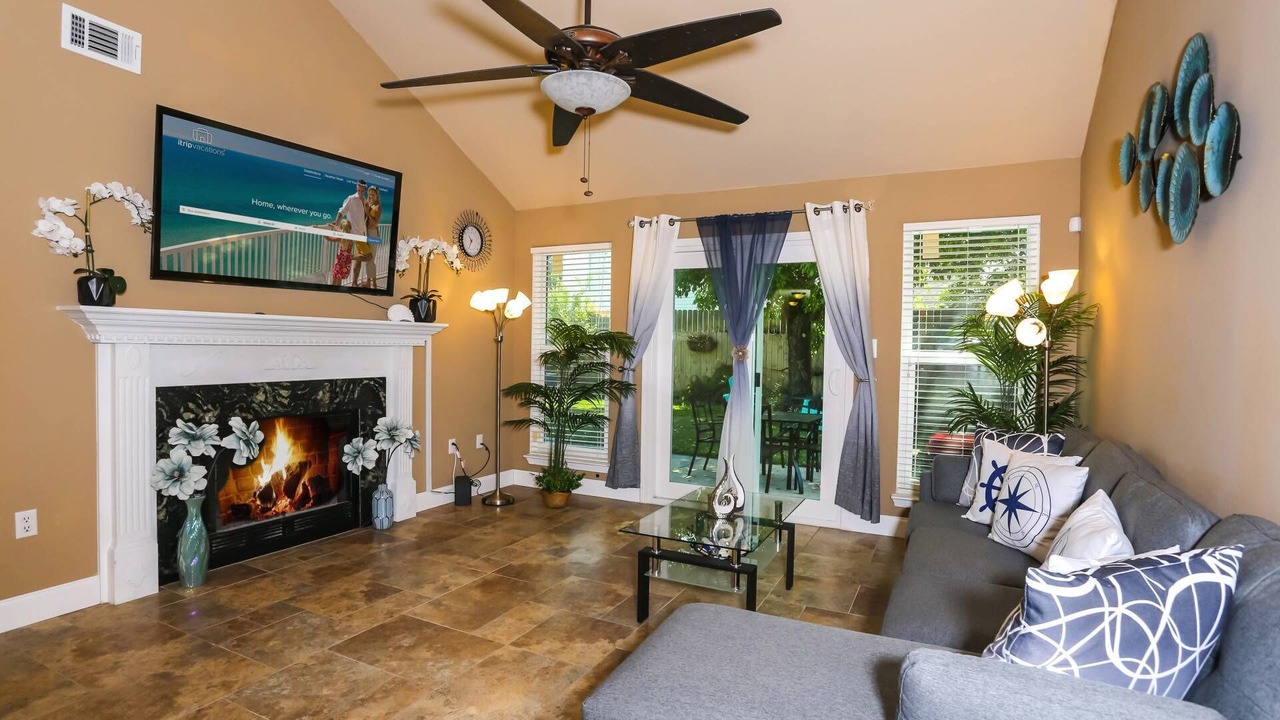 Photo of Livingroom in Mary Esther