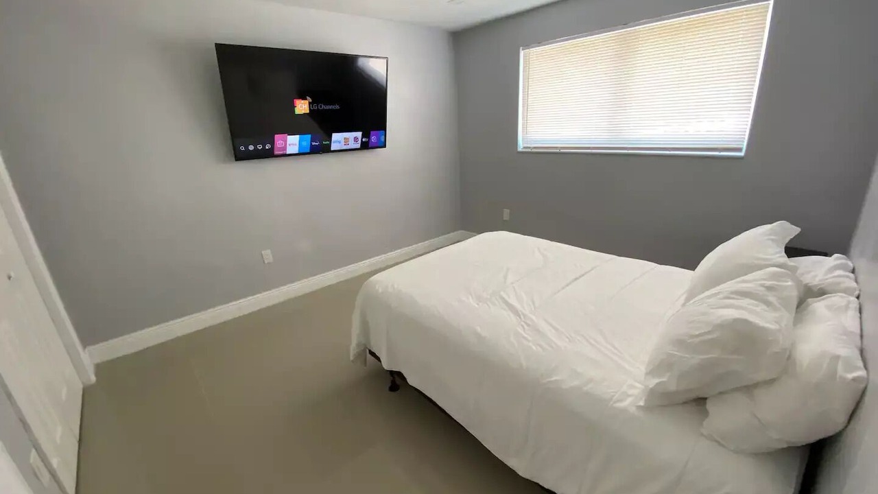 Photo of Bedroom in Miami Shores