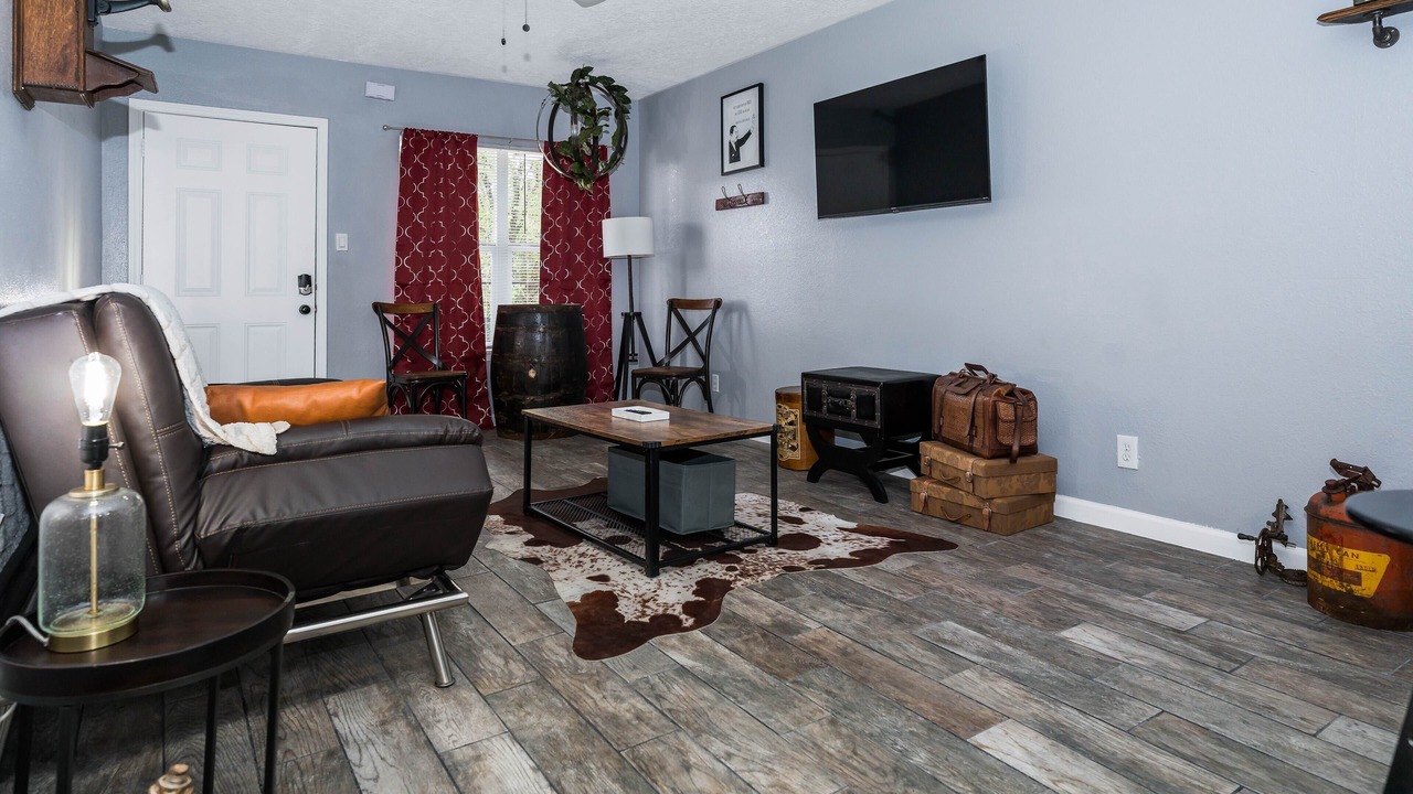 Photo of Livingroom in South Central Houston