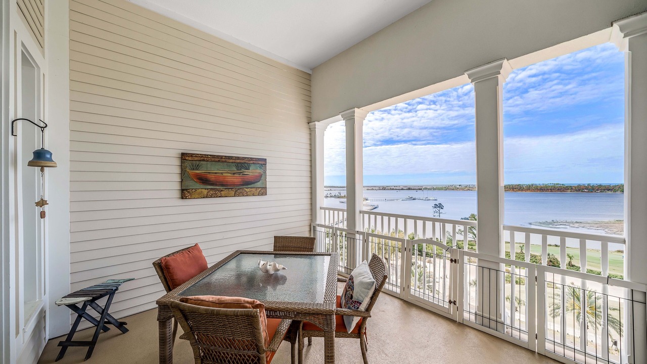 Photo of Patio Balcony in Upper Grand Lagoon