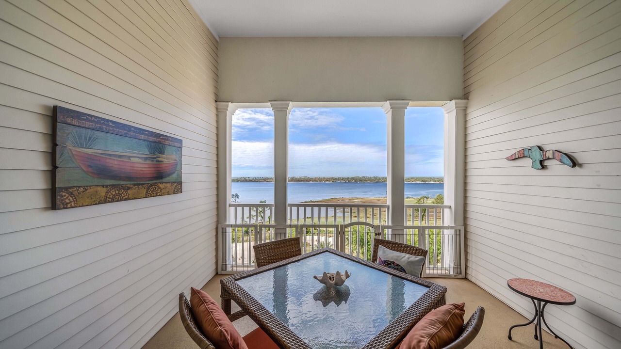 Photo of Patio Balcony in Upper Grand Lagoon