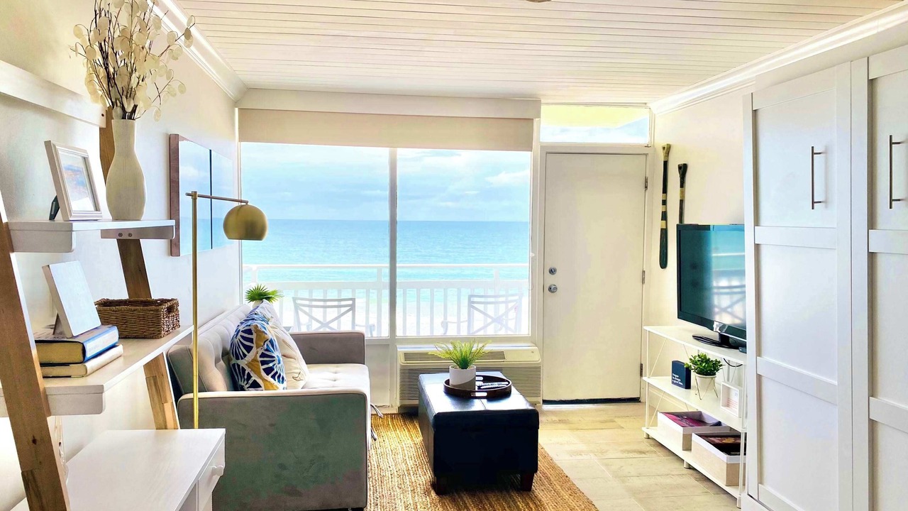 Photo of Livingroom in Ormond Beach