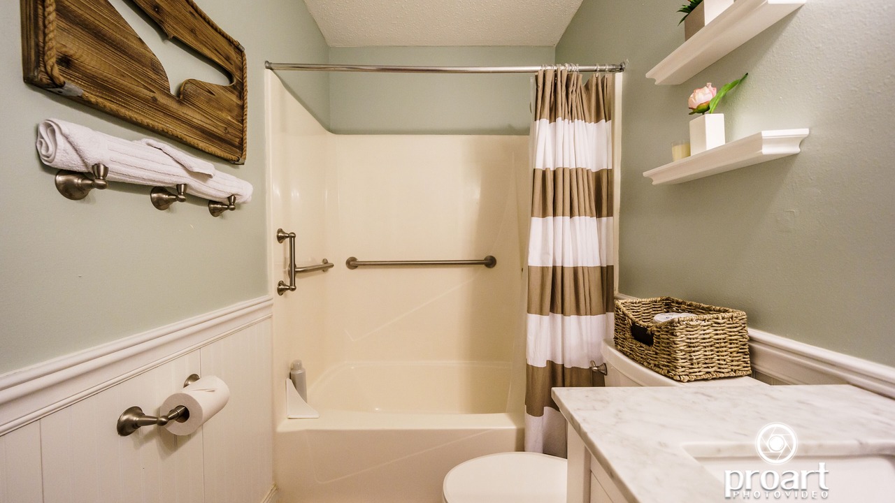 Photo of Bathroom in Emerald Waters Village