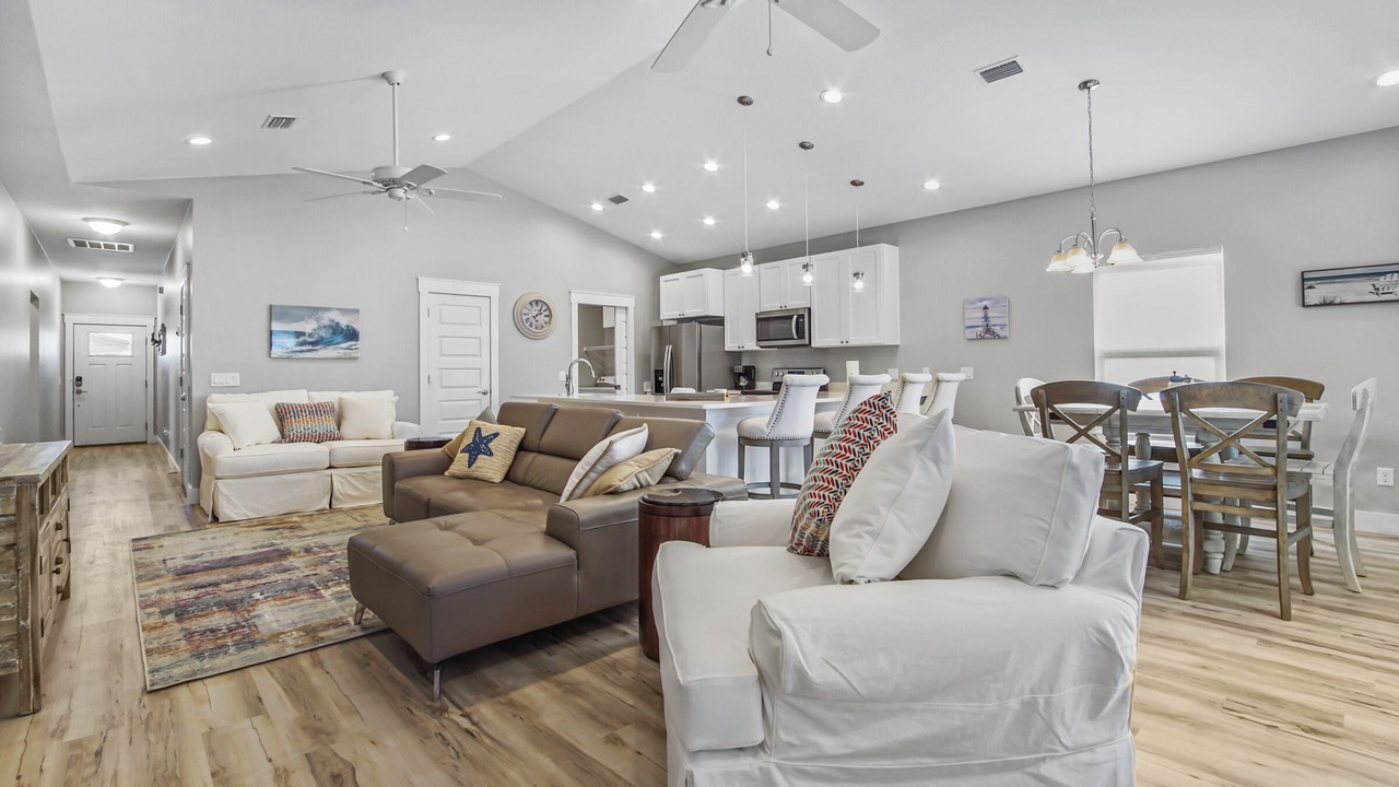 Photo of Livingroom in Laguna Beach Estates
