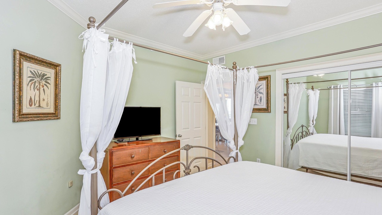 Photo of Bedroom in Navarre Beach