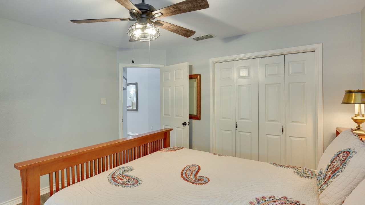 Photo of Bedroom in Holly Lake Ranch