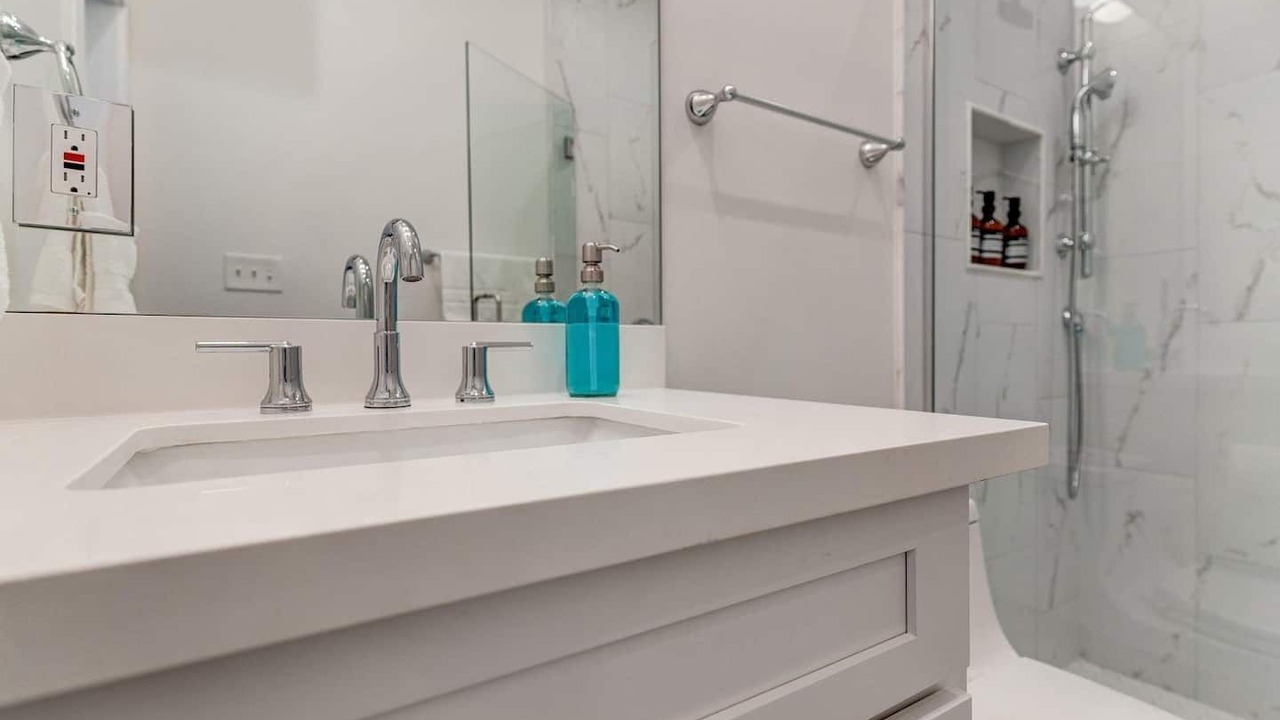 Photo of Bathroom in Tulane - Gravier