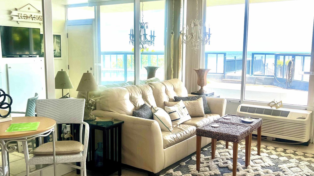 Photo of Livingroom in Ormond Beach