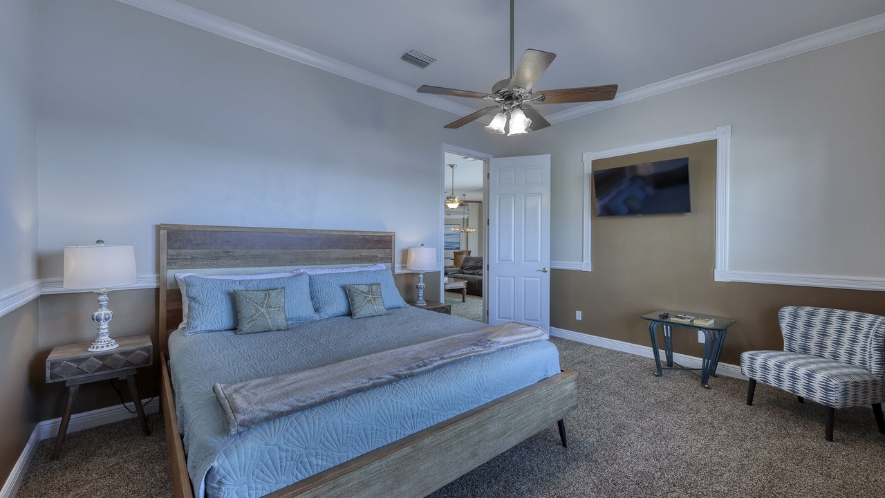Photo of Bedroom in Eight Lakes