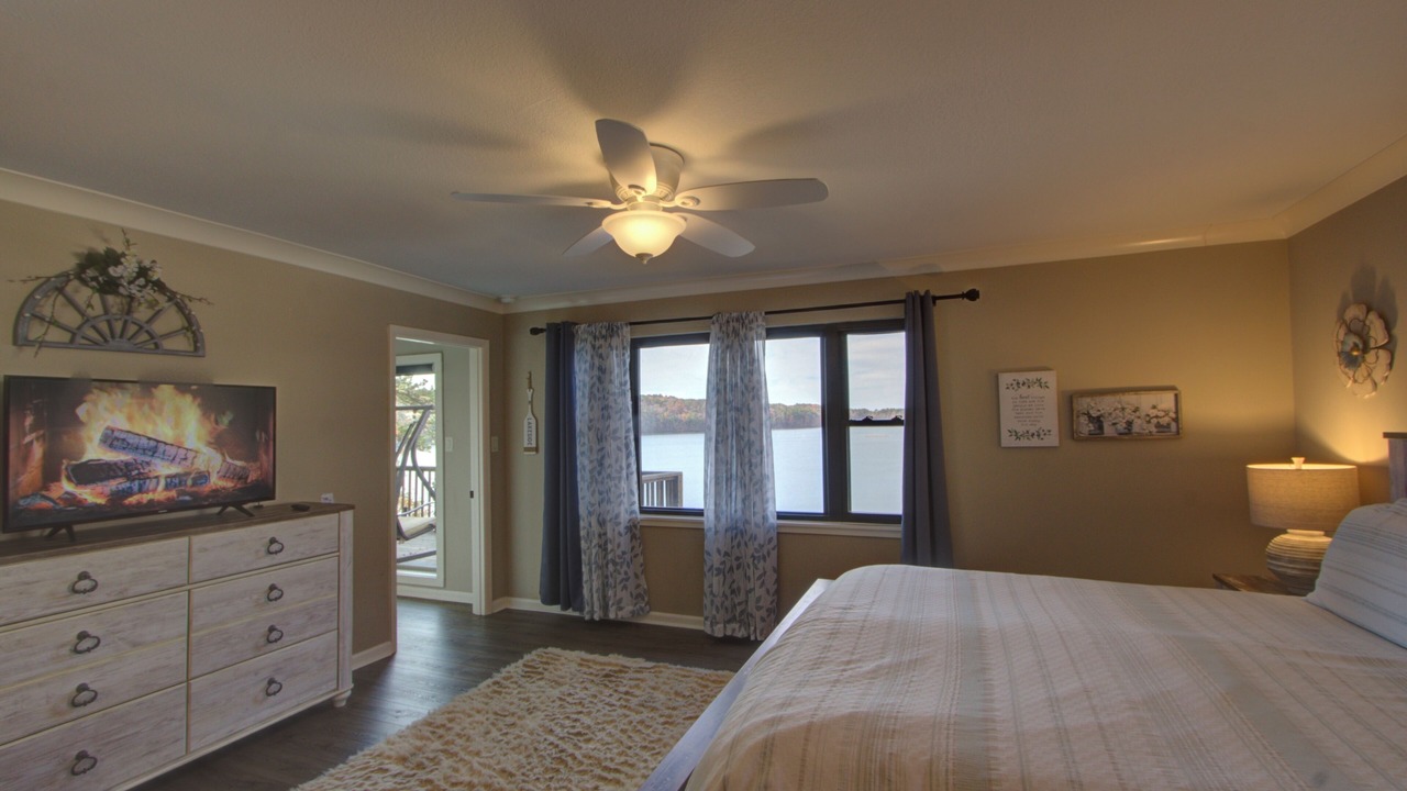 Photo of Bedroom in Hot Springs
