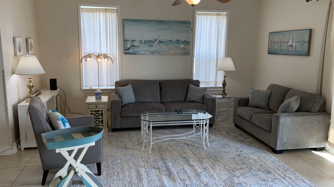 Photo of Livingroom in Henderson Point