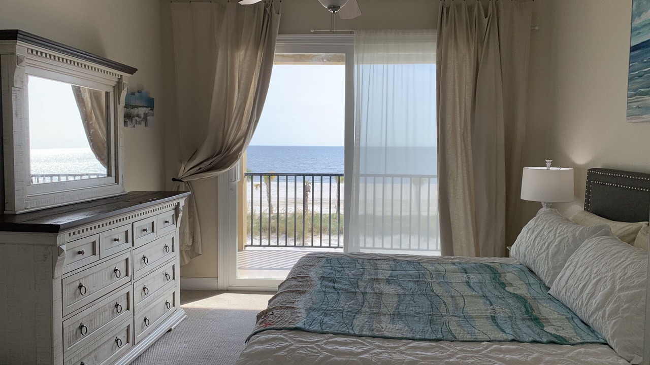 Photo of Bedroom in Henderson Point