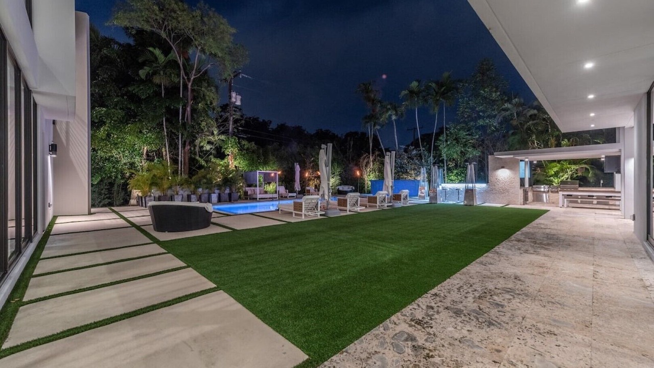 Photo of Patio Balcony in Country Club Section