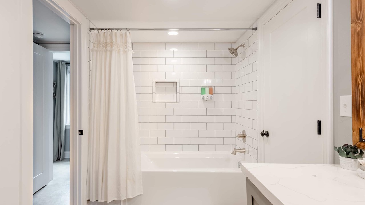 Photo of Bathroom in Marlyville - Fontainebleau