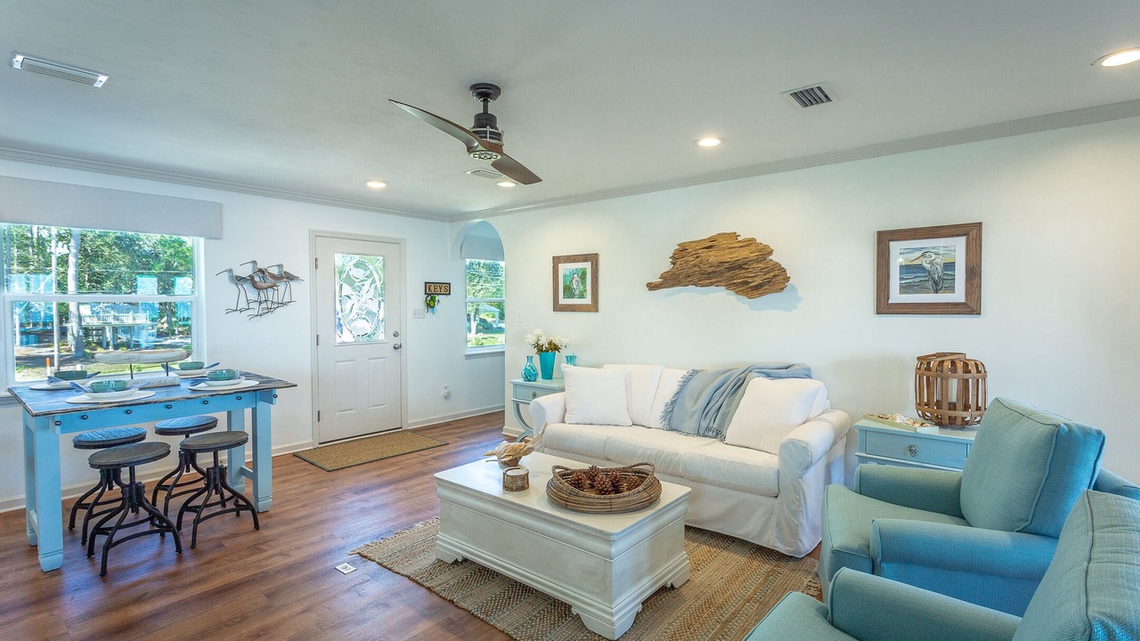 Photo of Livingroom in Carrabelle
